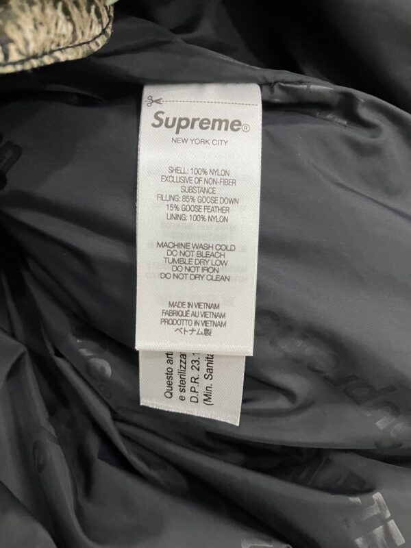 【サイズ:XL】 SUPREME シュプリーム 23AW GORE-TEX 700-Fill Down Parka リアルツリー総柄ダウンジャケット - 画像 (4)