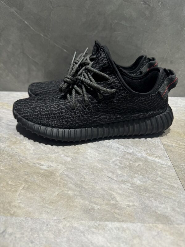 ADIDAS YEEZY Boost 350 Pirate Black - 画像 (2)