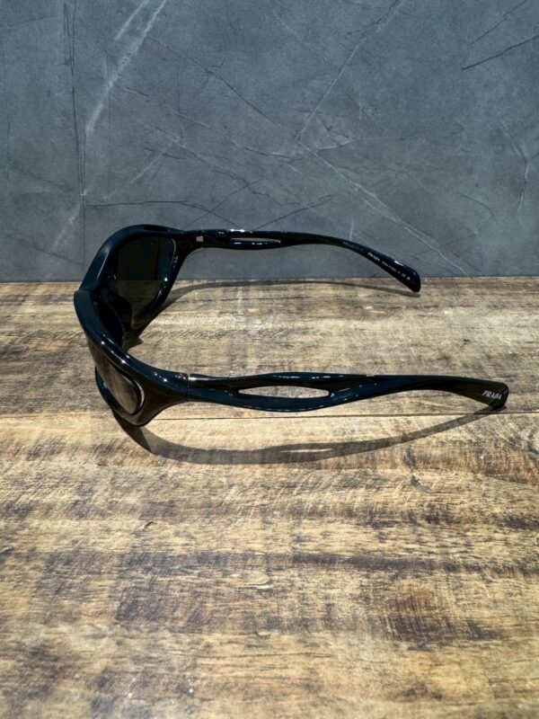 PRADA SPRA26 キャットアイサングラス - 画像 (3)