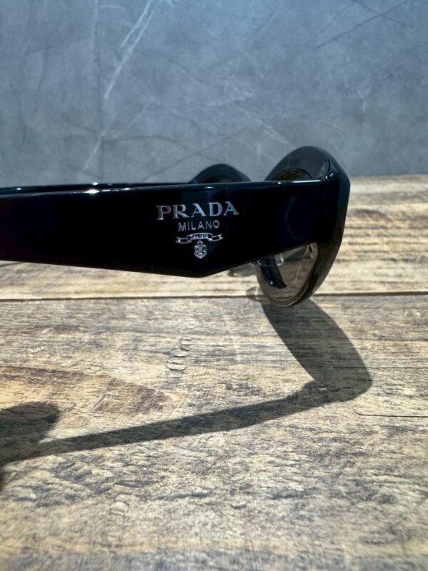 PRADA SPR26Z シンボル サングラス - 画像 (9)