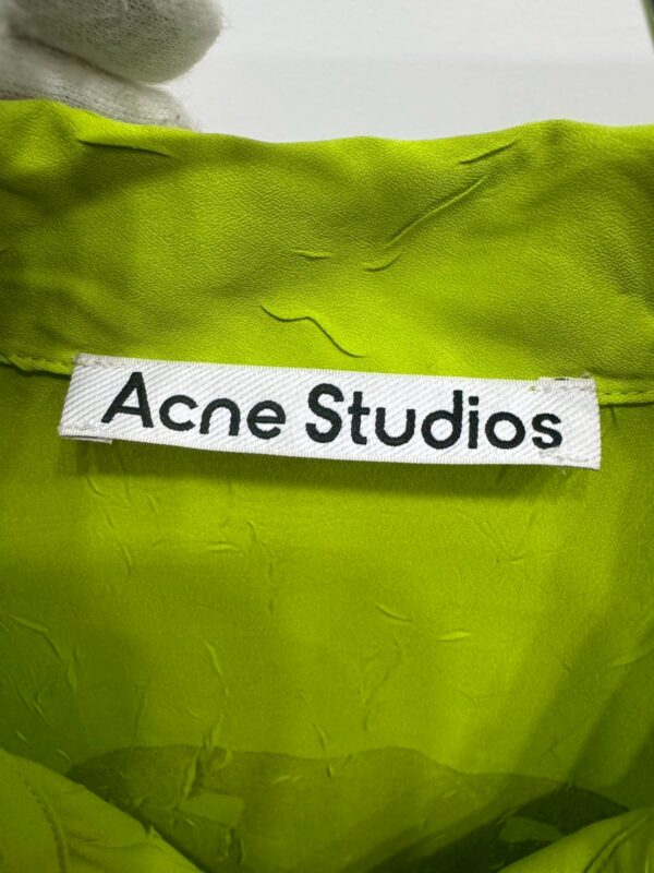 AcneStudios バックプリント皺加工半袖シャツ - 画像 (3)