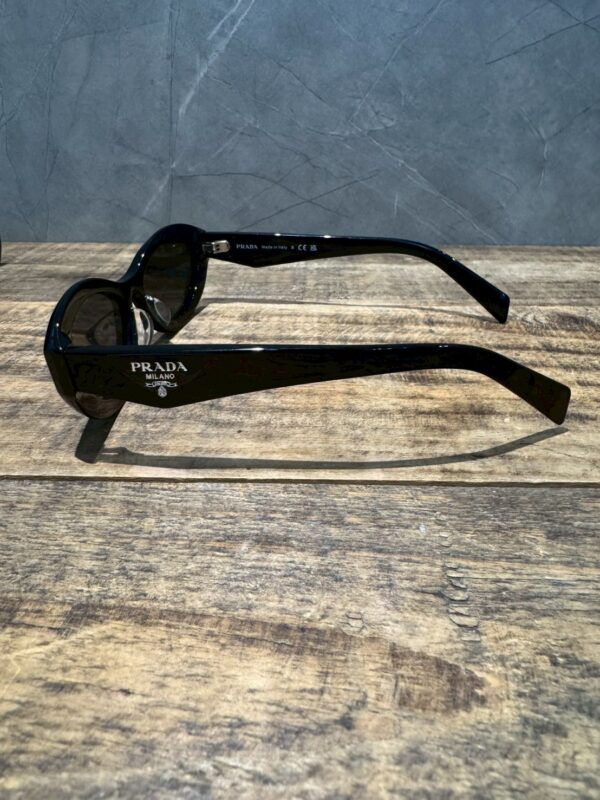 PRADA SPR26Z シンボル サングラス - 画像 (3)